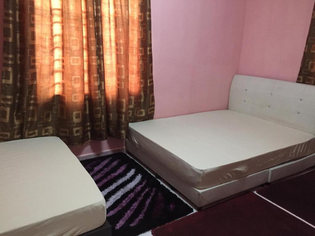 Guesthouse Adam Pengkalan Cepa Exterior photo